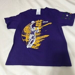 Vintage Upward Sports Kids Short Sleeve T Shirt sz XS basketball player graphic